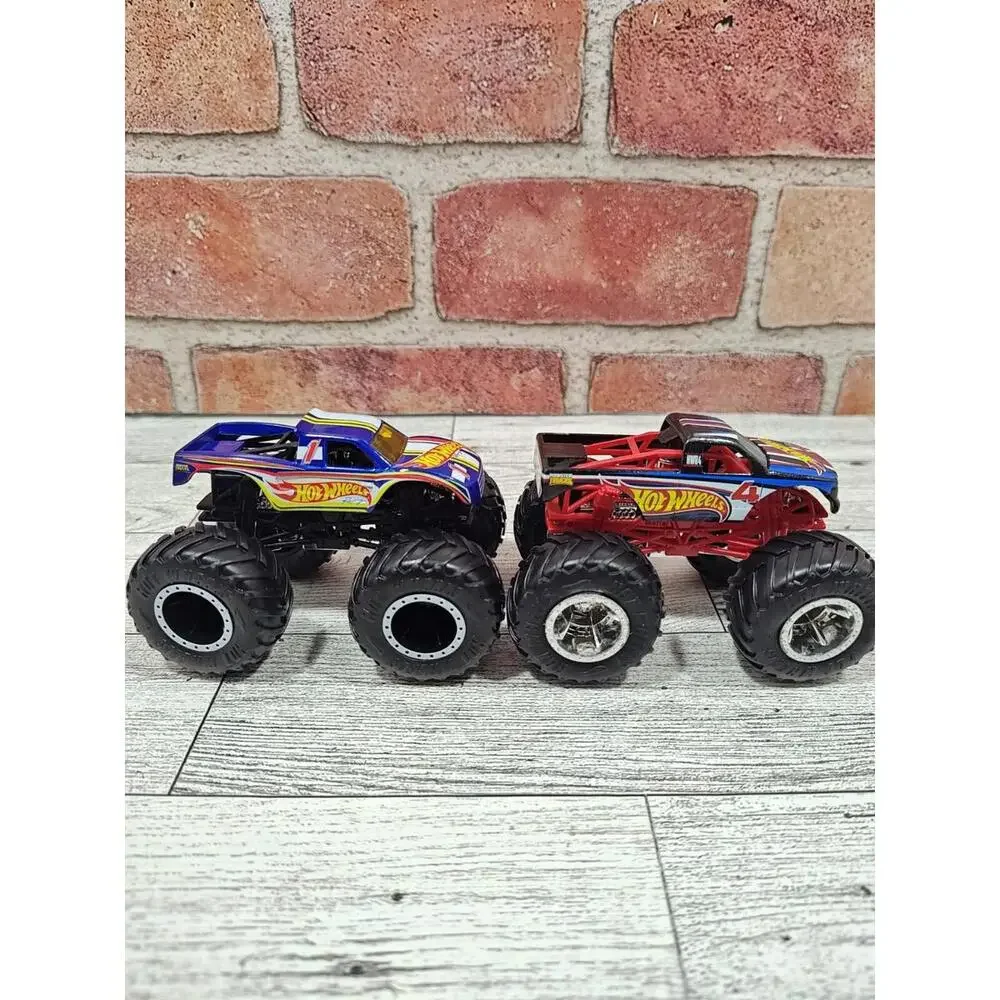 Hot Wheels Monster Jam Lot #1 And #4 Trucks Mattel 1:64